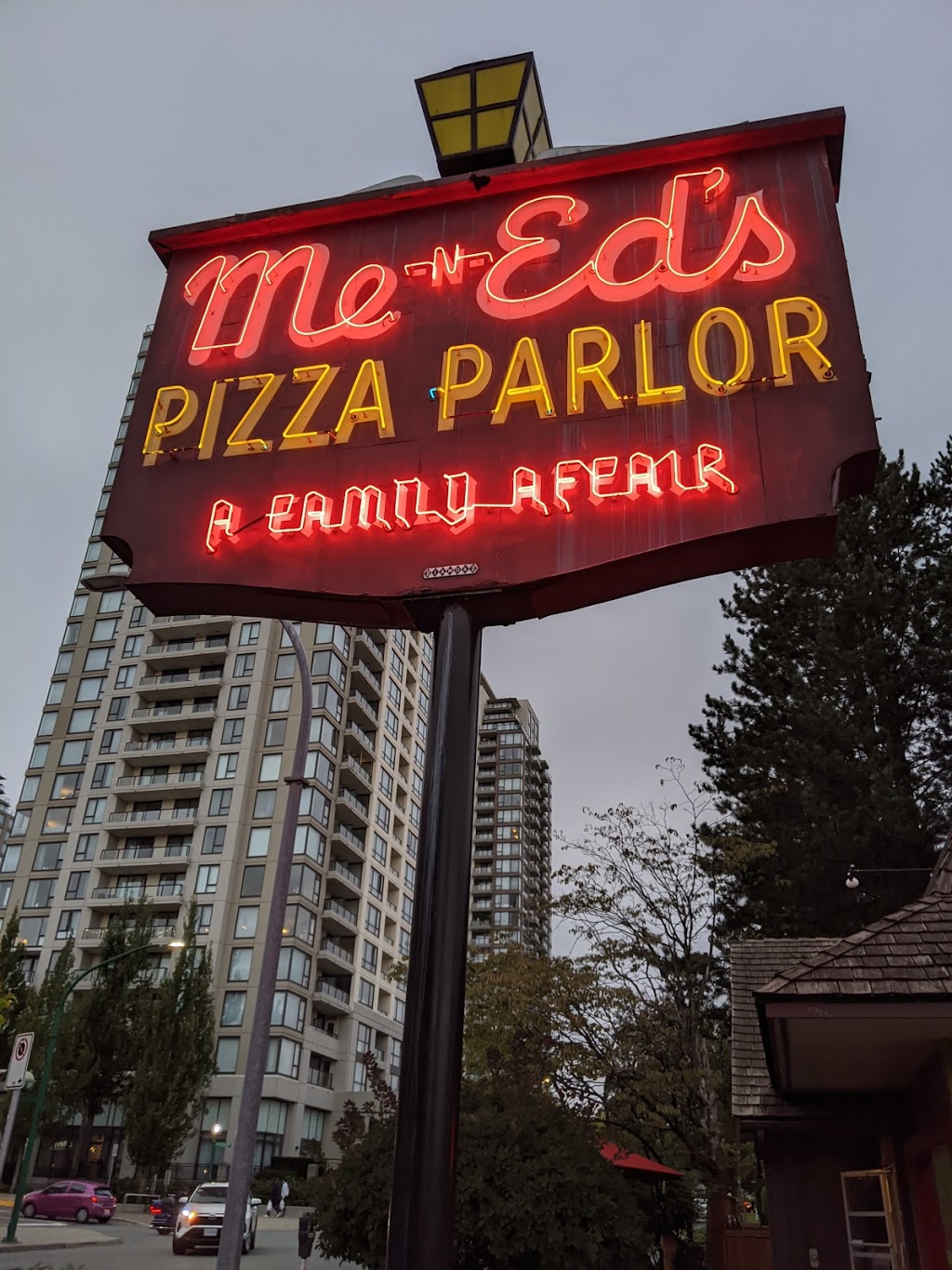 Me-n-Eds Pizza Parlors | 7110 Hall Ave, Burnaby, BC V5E 3B1, Canada | Phone: (604) 521-8881