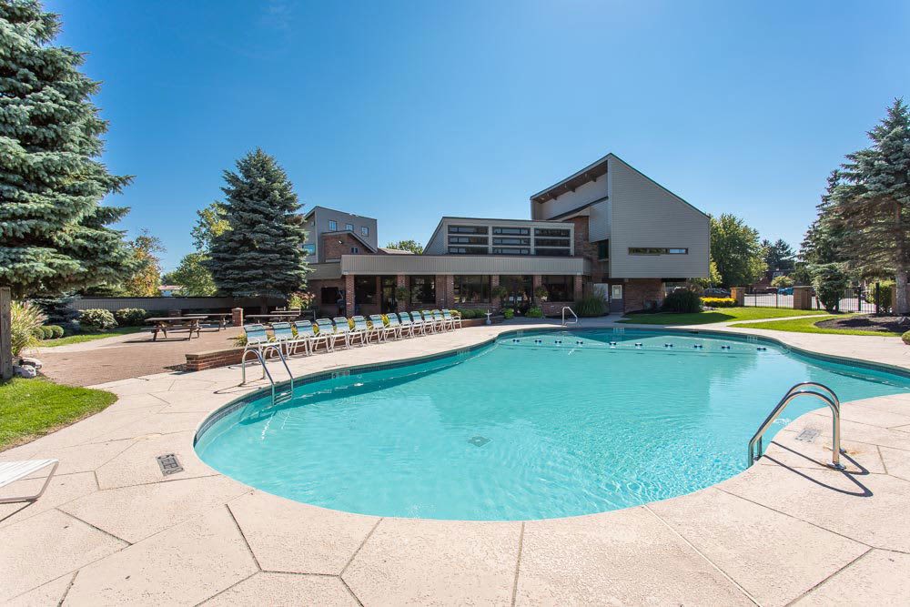 Idylwood Resort Apartments | 101 Slate Creek Dr, Cheektowaga, NY 14227, USA | Phone: (833) 208-6708