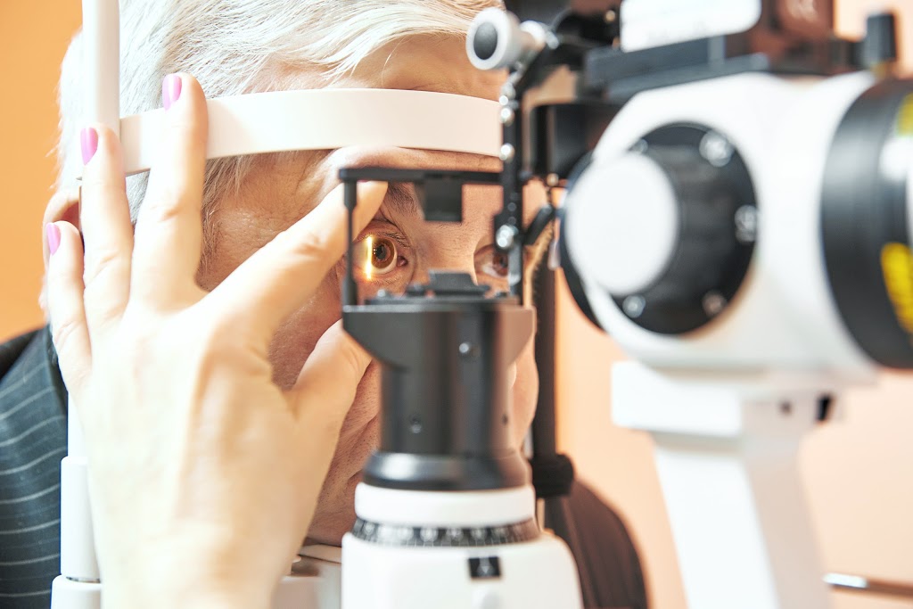 Innisfil Eye Care | 8000 Yonge St, Innisfil, ON L9S 1L5, Canada | Phone: (705) 431-2393