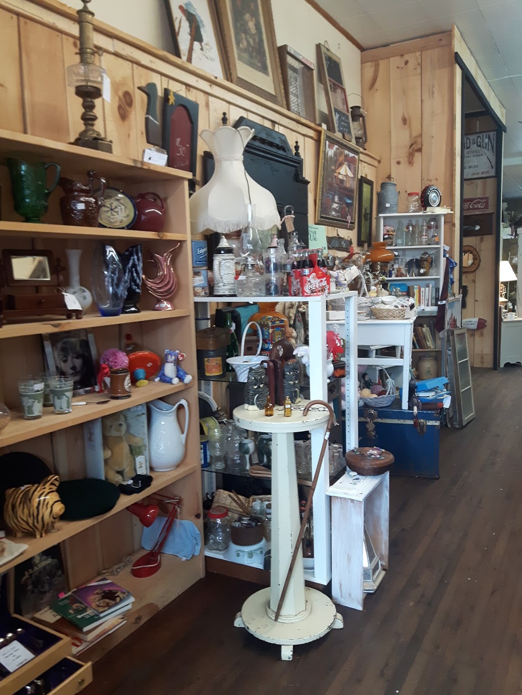 Frannis Attic Antiques, Uniques And Collectibles | 1011 Bay St, Port Rowan, ON N0E 1M0, Canada | Phone: (519) 410-4861