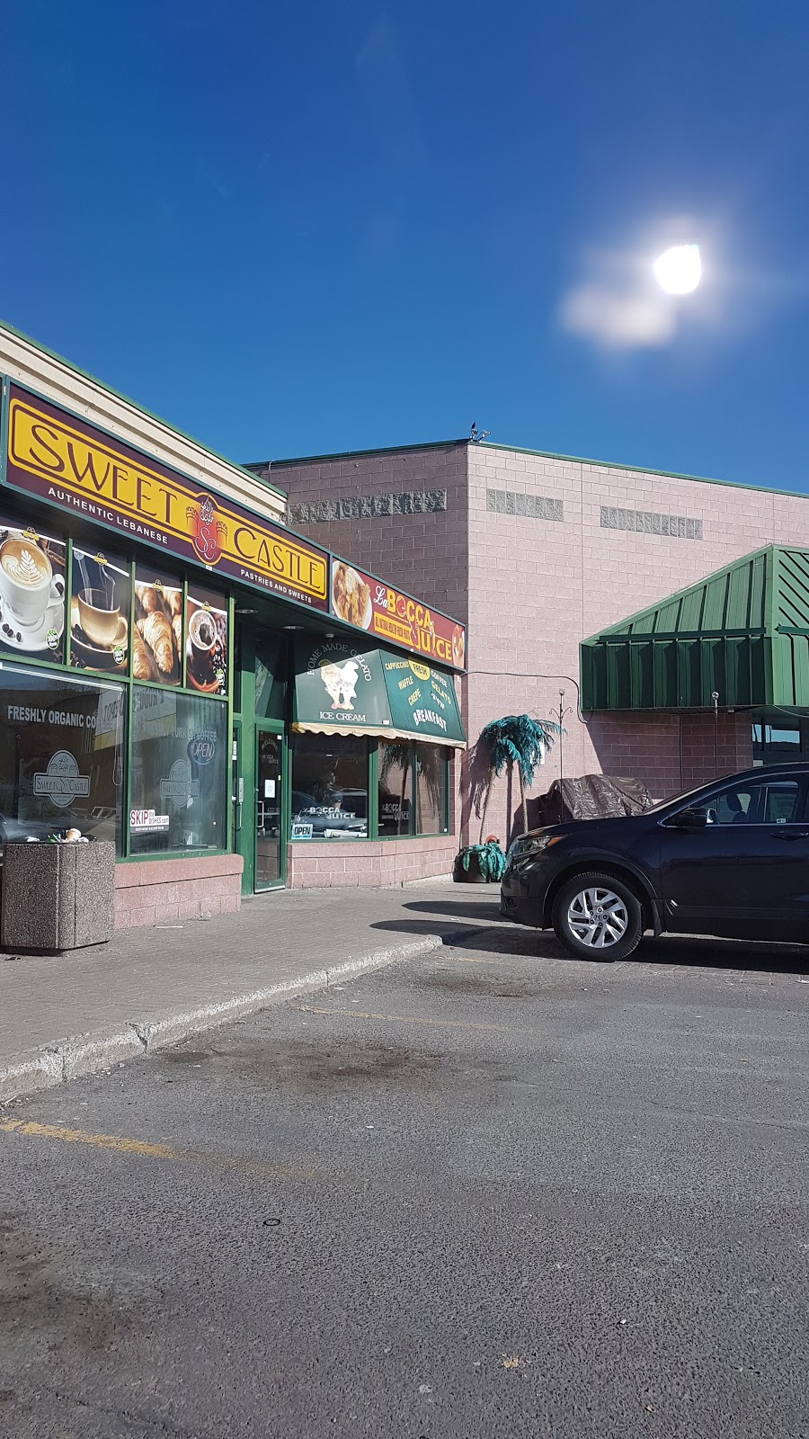 Towngate Shopping Plaza | 2446 Bank St, Ottawa, ON K1V 1A4, Canada