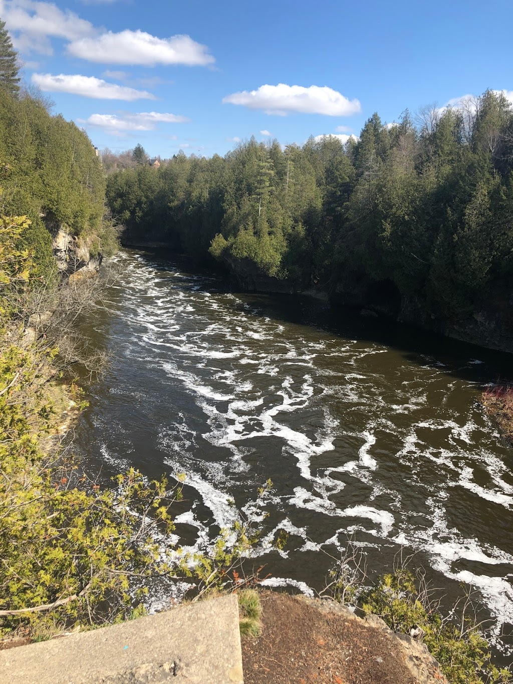 Elora Gorge Lookout | James St, Elora, ON N0B 1S0, Canada | Phone: (519) 846-9742