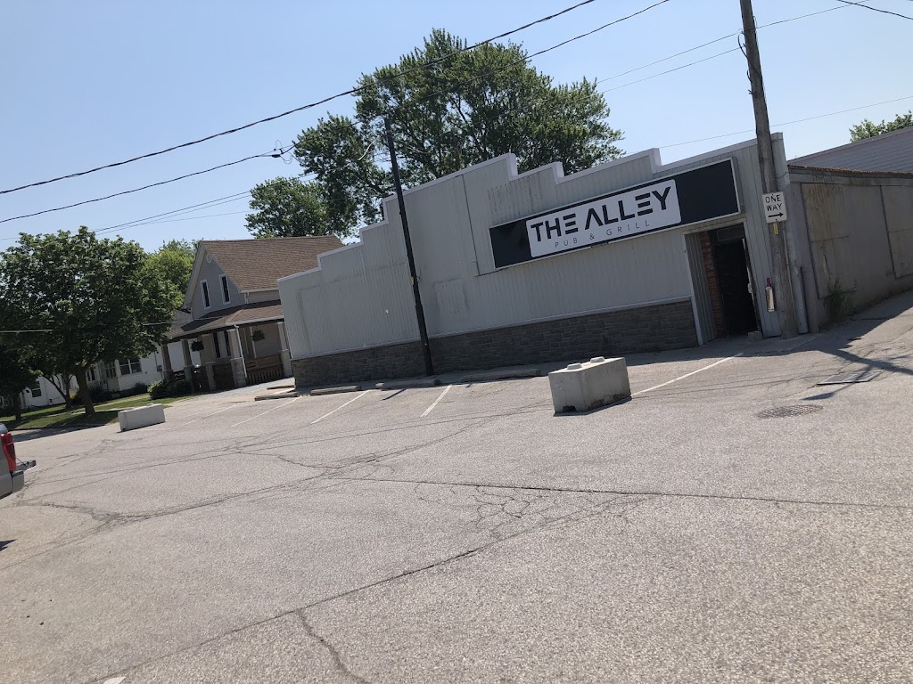 The Alley Pub & Grill | 4 Young St, Tilbury, ON N0P 2L0, Canada | Phone: (519) 682-1555