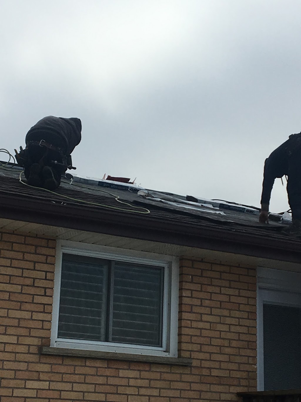 R M Roofing & Renovations | 1094 Chiefswood Rd, Ohsweken, ON N0A 1M0, Canada | Phone: (519) 445-2459