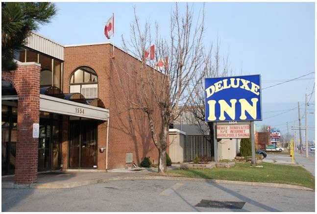 Deluxe Inn | 1554 The Queensway, Etobicoke, ON M8Z 1T5, Canada | Phone: (416) 252-5205