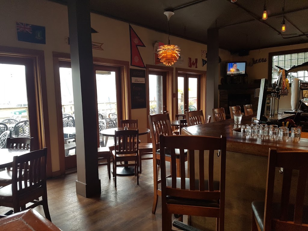 Oystercatcher Seafood Bar & Grill | 110 Purvis Ln #201, Salt Spring Island, BC V8K 2S5, Canada | Phone: (250) 537-5041