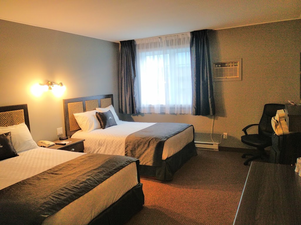 Hôtel Manoir Roberval | 19 Bd de lAnse, Roberval, QC G8H 1Z1, Canada | Phone: (418) 275-7422