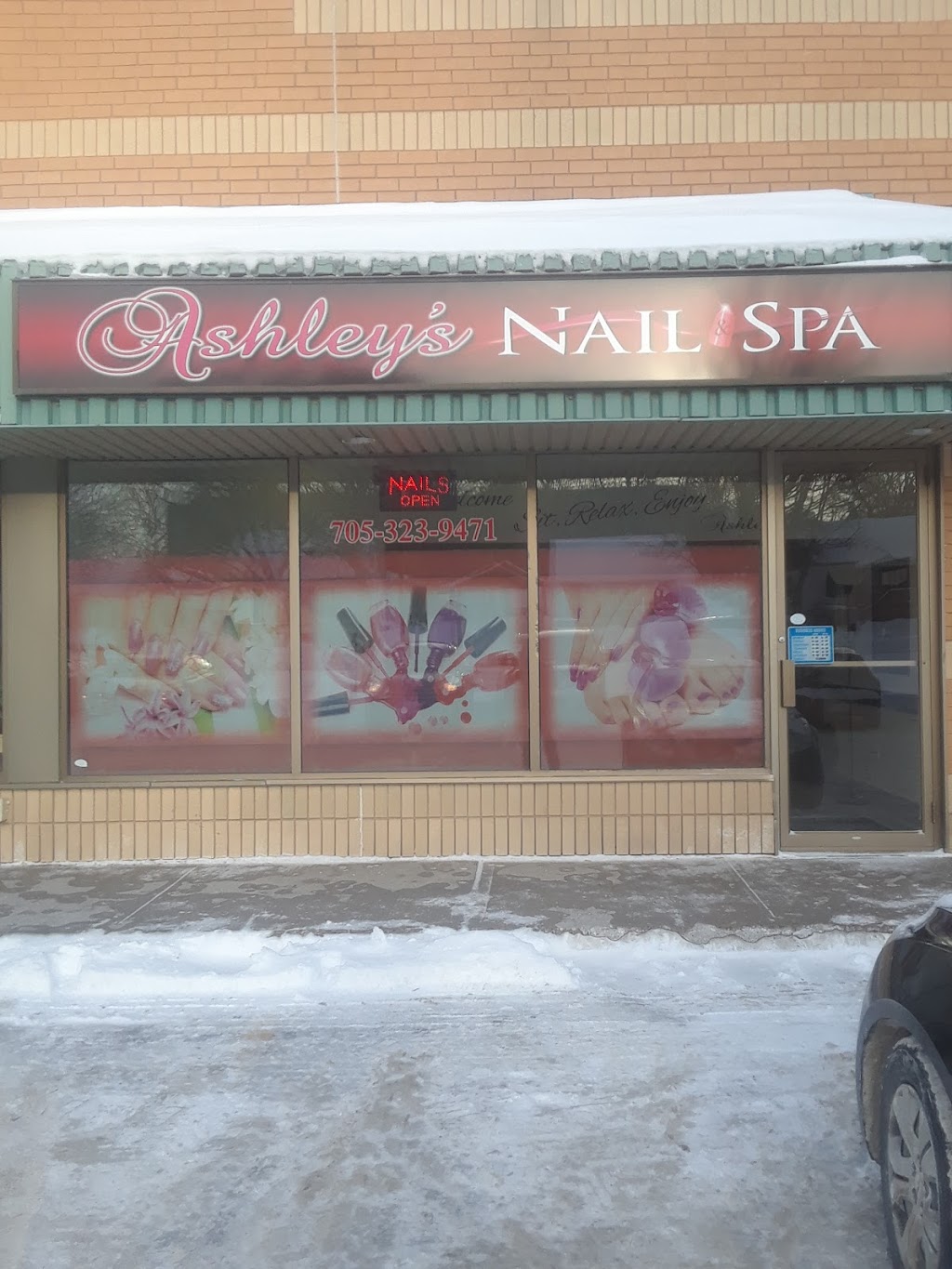 Ashleys Nail Spa | 170 Memorial Ave, Orillia, ON L3V 7M9, Canada | Phone: (705) 323-9471