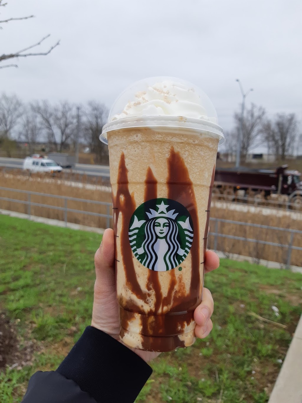 Starbucks | 7151 Montrose Rd F1, Niagara Falls, ON L2E 6S5, Canada | Phone: (905) 358-1828