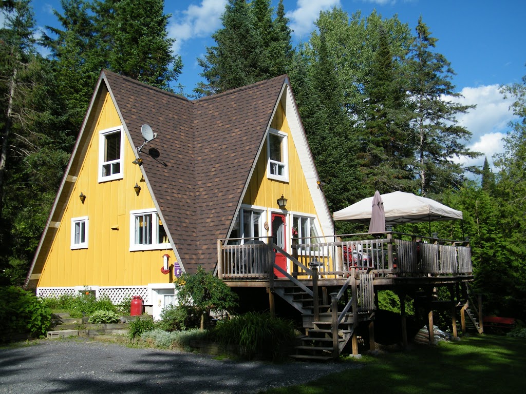 Chalet Domaine Hénault | 151 Chemin du Domaine Hénault, Saint-Jean-de-Matha, QC J0K 2S0, Canada | Phone: (514) 794-0560