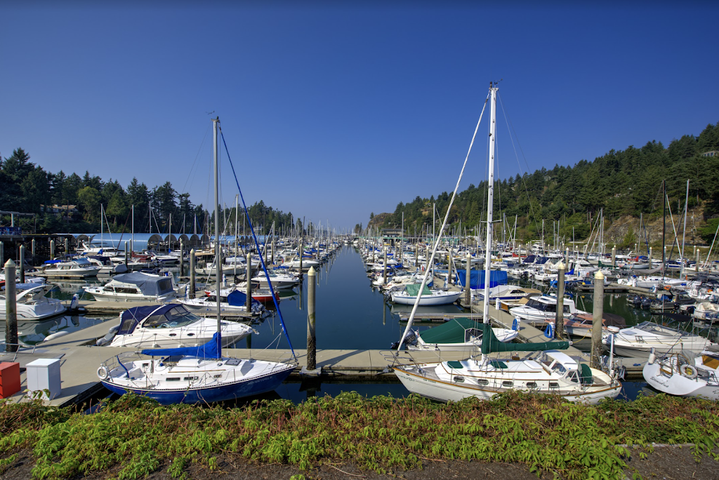 Thunderbird Marina | 5776 Marine Dr, West Vancouver, BC V7W 2S2, Canada | Phone: (604) 921-7434