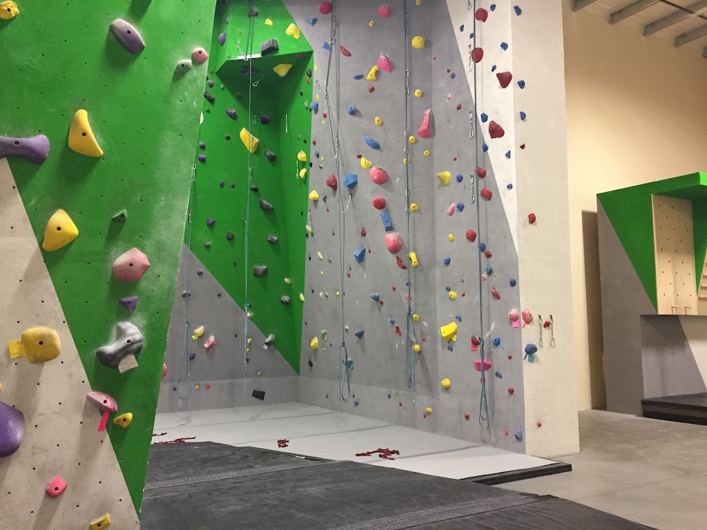 Trailhead Climbing & Fitness | 33 Mckenzie Cres #108, Alberta T4S 2H4, Canada | Phone: (403) 302-3273