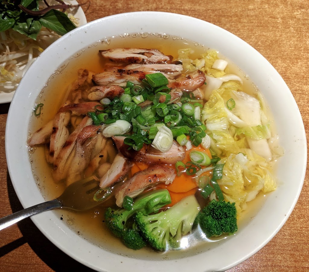 Restaurant Pho Rosemont | 435 Boulevard Rosemont, Montréal, QC H2S 1Z2, Canada | Phone: (514) 271-2696