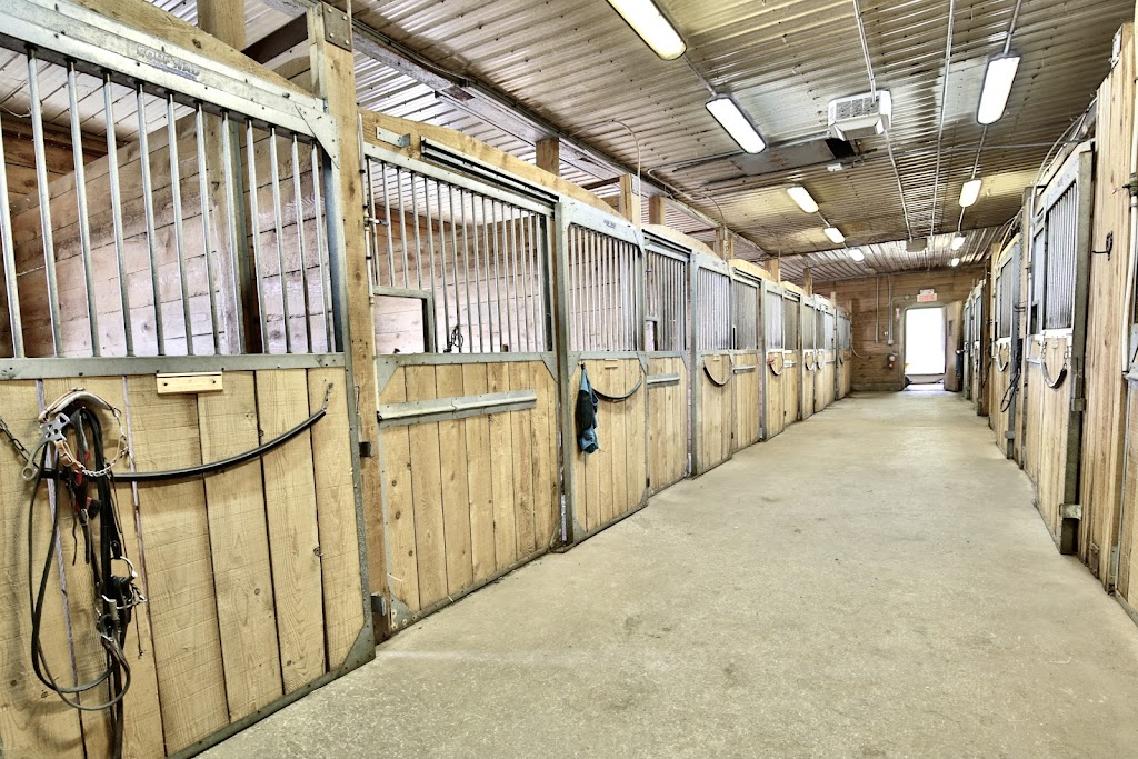 Equestrian Center Le Havre | 1471 Bd Jean-Jacques-Bertrand, Cowansville, QC J2K 3G8, Canada | Phone: (514) 885-6234