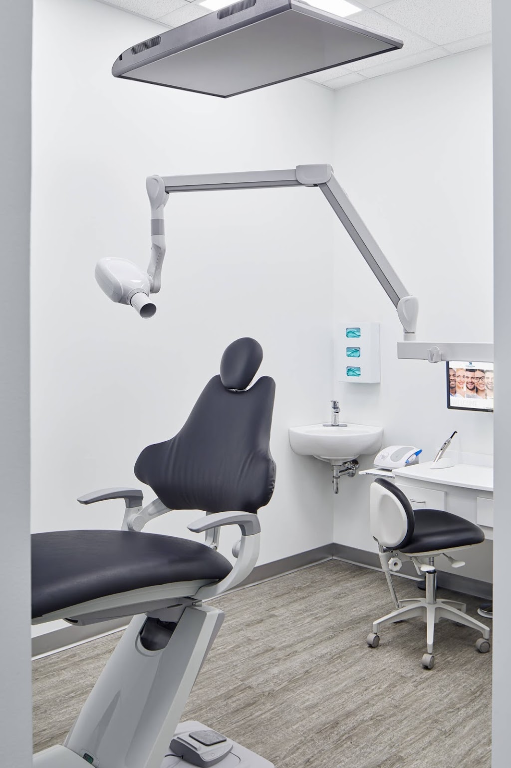 Highbury Park Dental | 1055 Greenbank Rd Unit 5, Nepean, ON K2J 1V8, Canada | Phone: (613) 440-7040