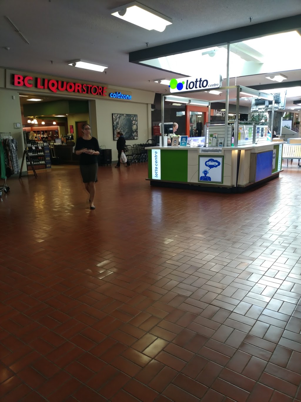 Sunnycrest Mall | 900 Gibsons Way, Gibsons, BC V0N 1V7, Canada | Phone: (604) 886-8323