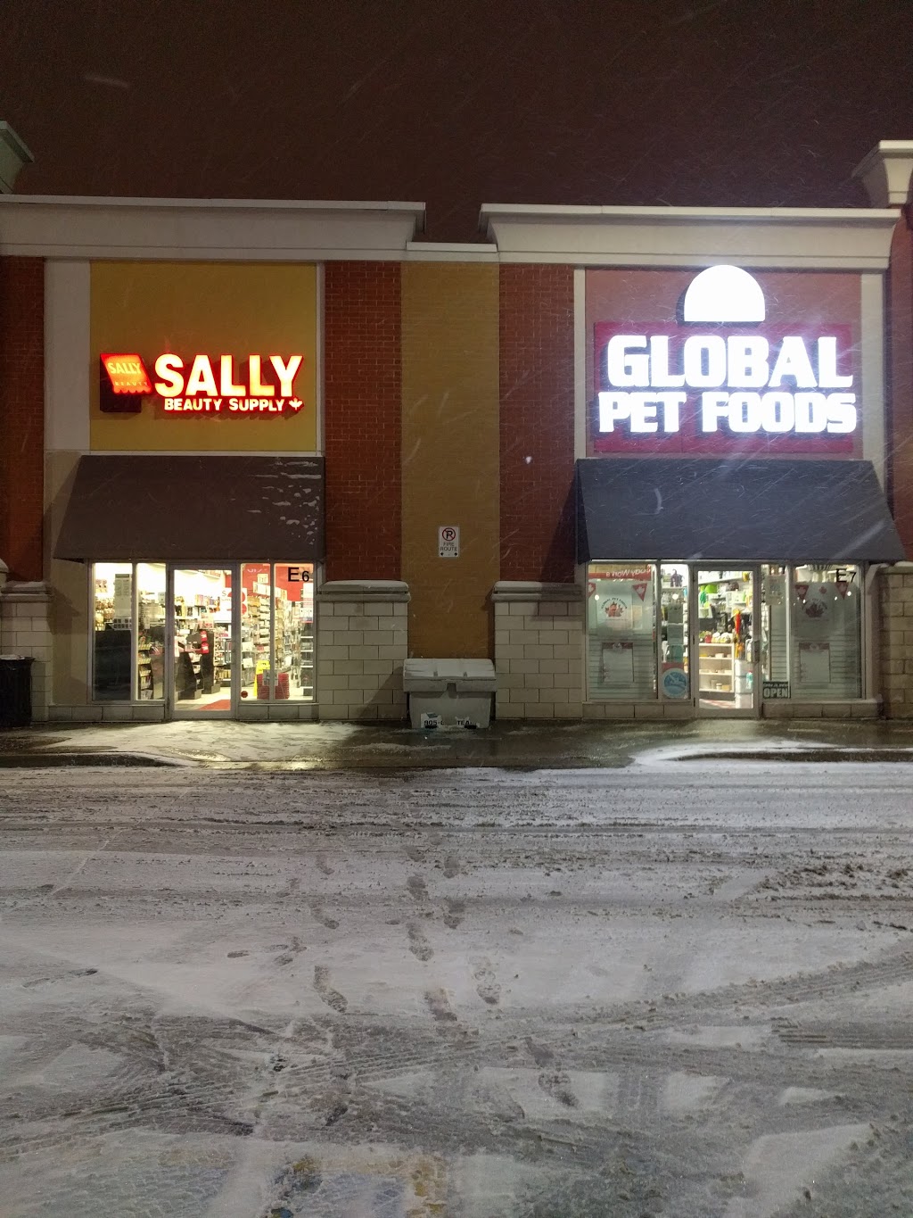 Global Pet Foods | 1900 Eglinton Ave E Unit E8, Scarborough, ON M1L 2L9, Canada | Phone: (416) 759-3331