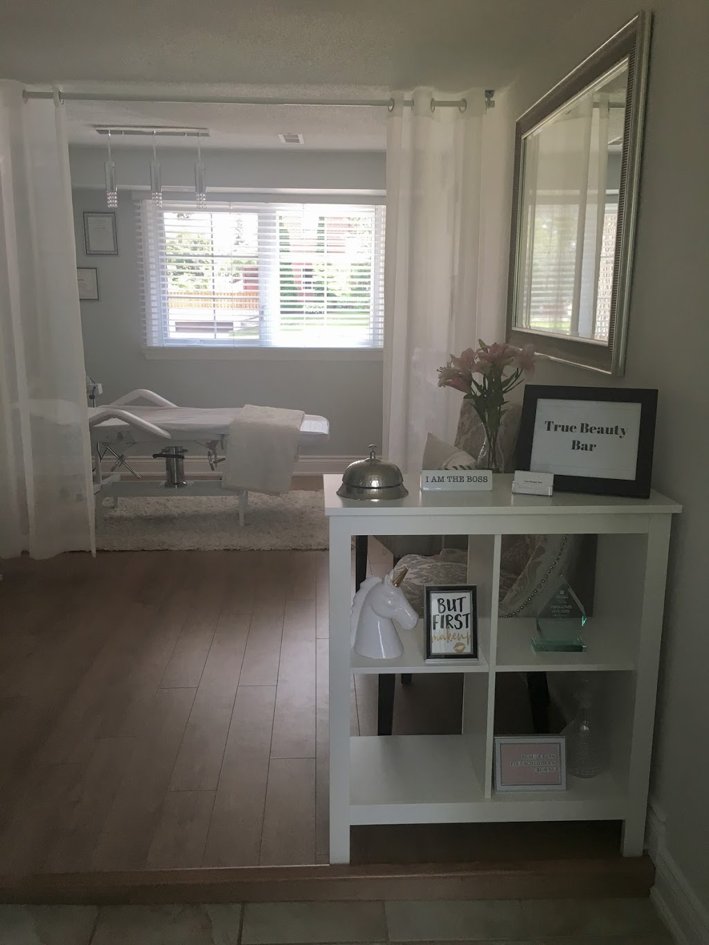 True Beauty Bar | 49 S Forster Park Dr, Oakville, ON L6K 1Y6, Canada | Phone: (905) 906-8244