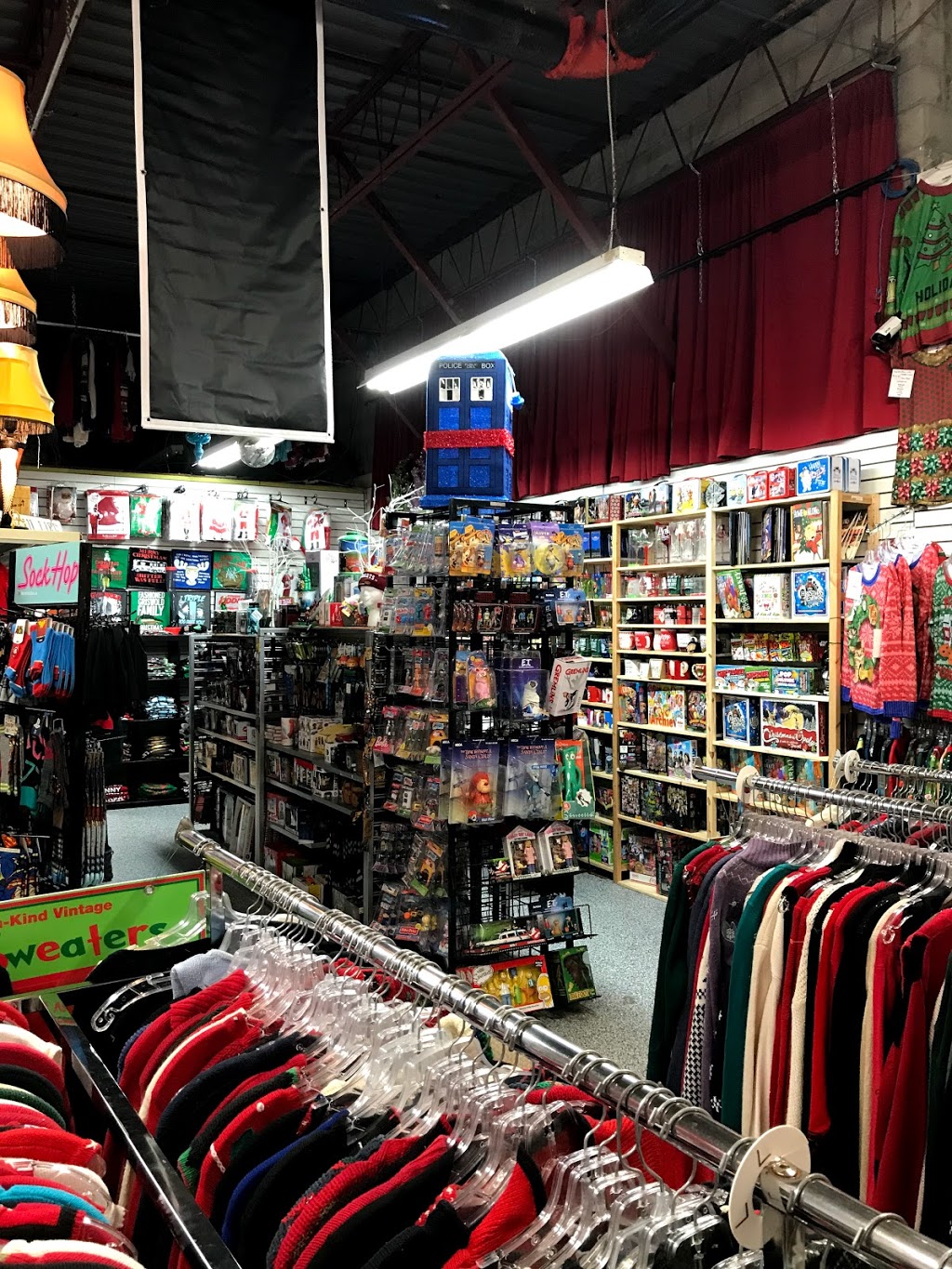 RetroFestive Pop Culture Christmas | 1100 Invicta Dr #1, Oakville, ON L6H 2K9, Canada | Phone: (855) 534-5267