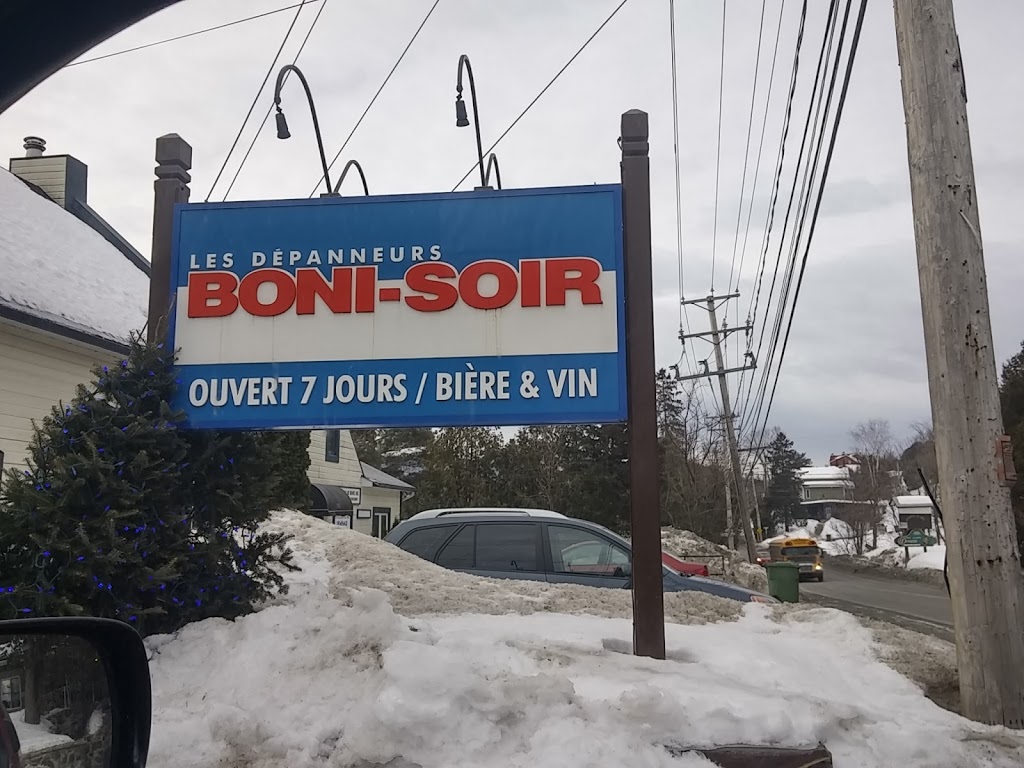 Depanneur Du Vallon | 660 Rue Principale, Saint-Sauveur, QC J0R 1R3, Canada | Phone: (450) 227-8628