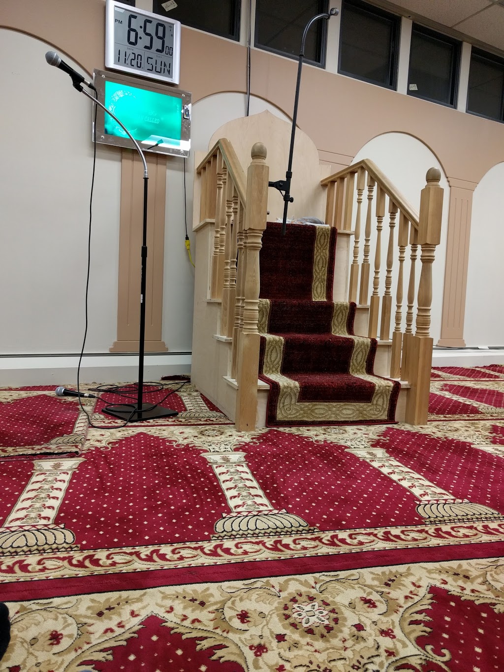 Masjid Al Omari مسجد | 6504 137 Ave NW, Edmonton, AB T5A 1R8, Canada | Phone: (780) 705-4191