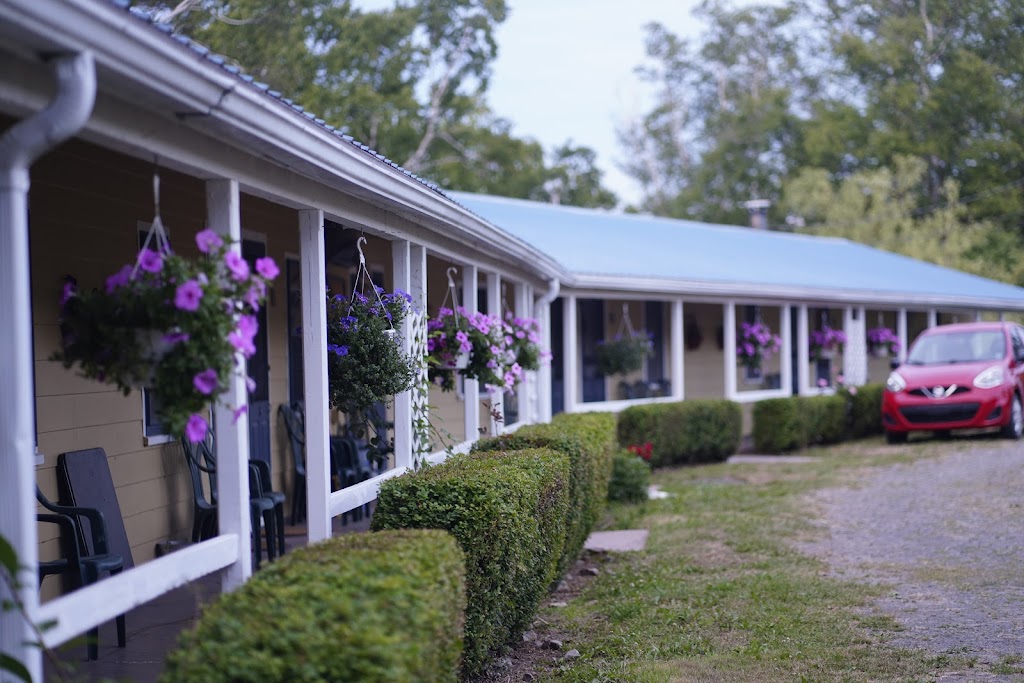 Hedley House By The Sea | 375 Nova Scotia Trunk 1, Smiths Cove, NS B0S 1S0, Canada | Phone: (902) 245-2500