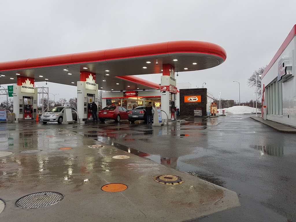 Petro-Canada | 830 Boulevard Vanier, Laval, QC H7C 2M7, Canada | Phone: (450) 661-4571