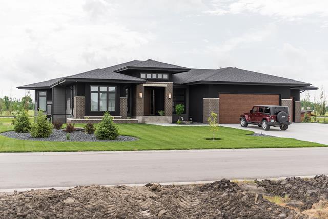 Glenberg Homes & Design | 1645 Diamond Dr, Winkler, MB R6W 0L4, Canada | Phone: (204) 325-0004