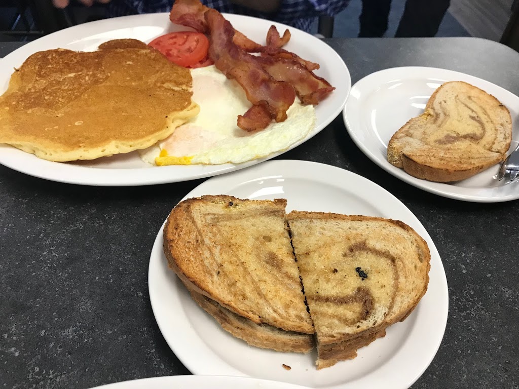 Louies Diner | 466 Steeles Ave E, Milton, ON L9T 3P7, Canada | Phone: (905) 693-0404