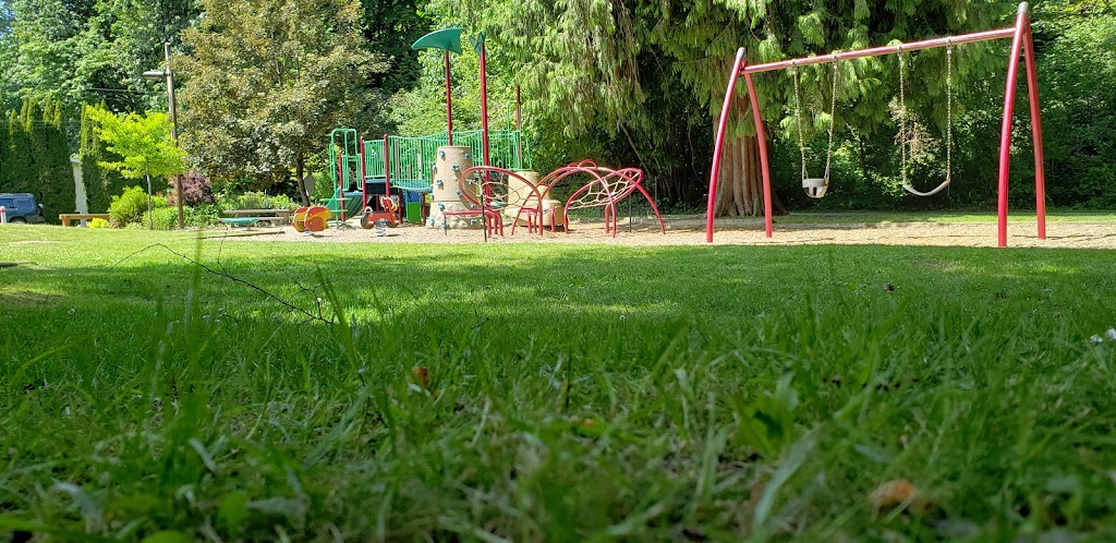 Playground | 1871 MacGowan Ave, North Vancouver, BC V7P 2X5, Canada | Phone: (604) 990-2311