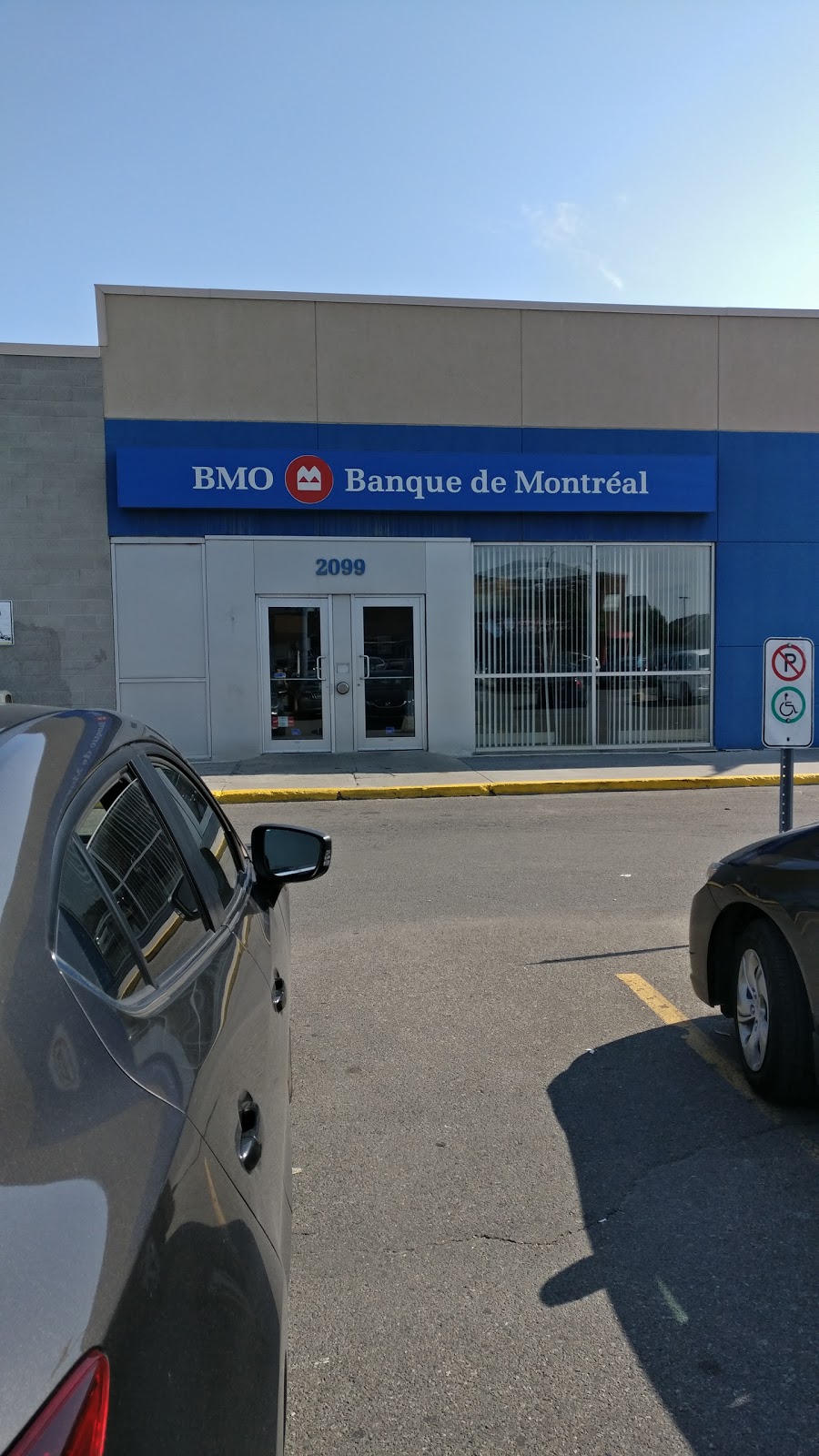 BMO Bank of Montreal | 2099 Boulevard Marcel-Laurin, Saint-Laurent, QC H4R 1K4, Canada | Phone: (514) 877-1973