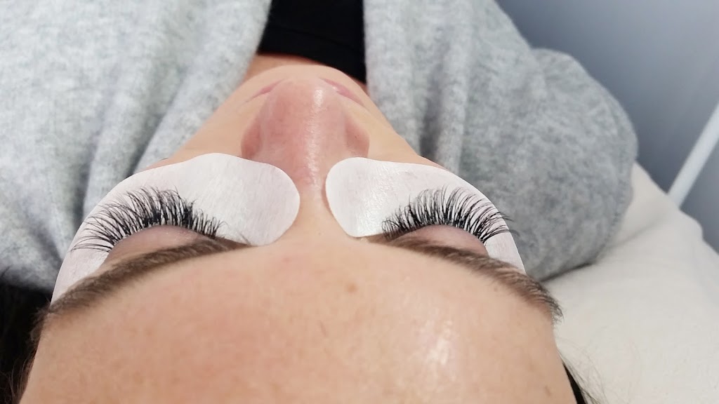 Flair Lashes Beauty Bar & Training Academy | 19 Skelton St, Mono, ON L9W 6W9, Canada | Phone: (416) 880-8237