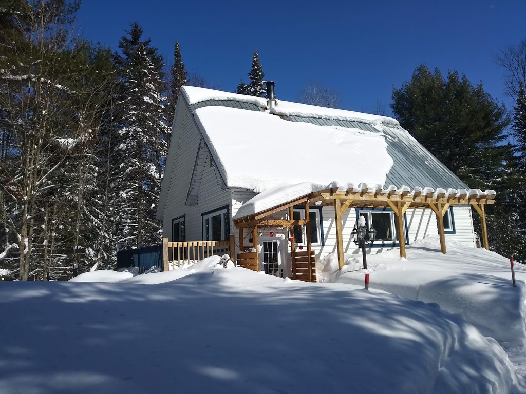 Le chalet de la rivière ouareau | 1560 Avenue du Castor, Chertsey, QC J0K 3K0, Canada | Phone: (514) 655-4060