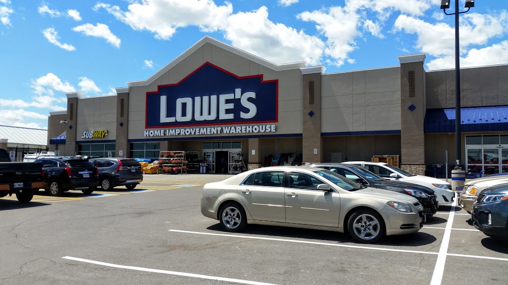 Lowes Home Improvement | 200 McNaughton Rd, Maple, ON L6A 4E2, Canada | Phone: (905) 879-2450