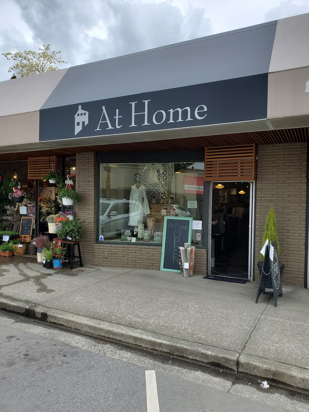 At Home | 3122 Edgemont Blvd, North Vancouver, BC V7R 2N6, Canada | Phone: (604) 922-3282