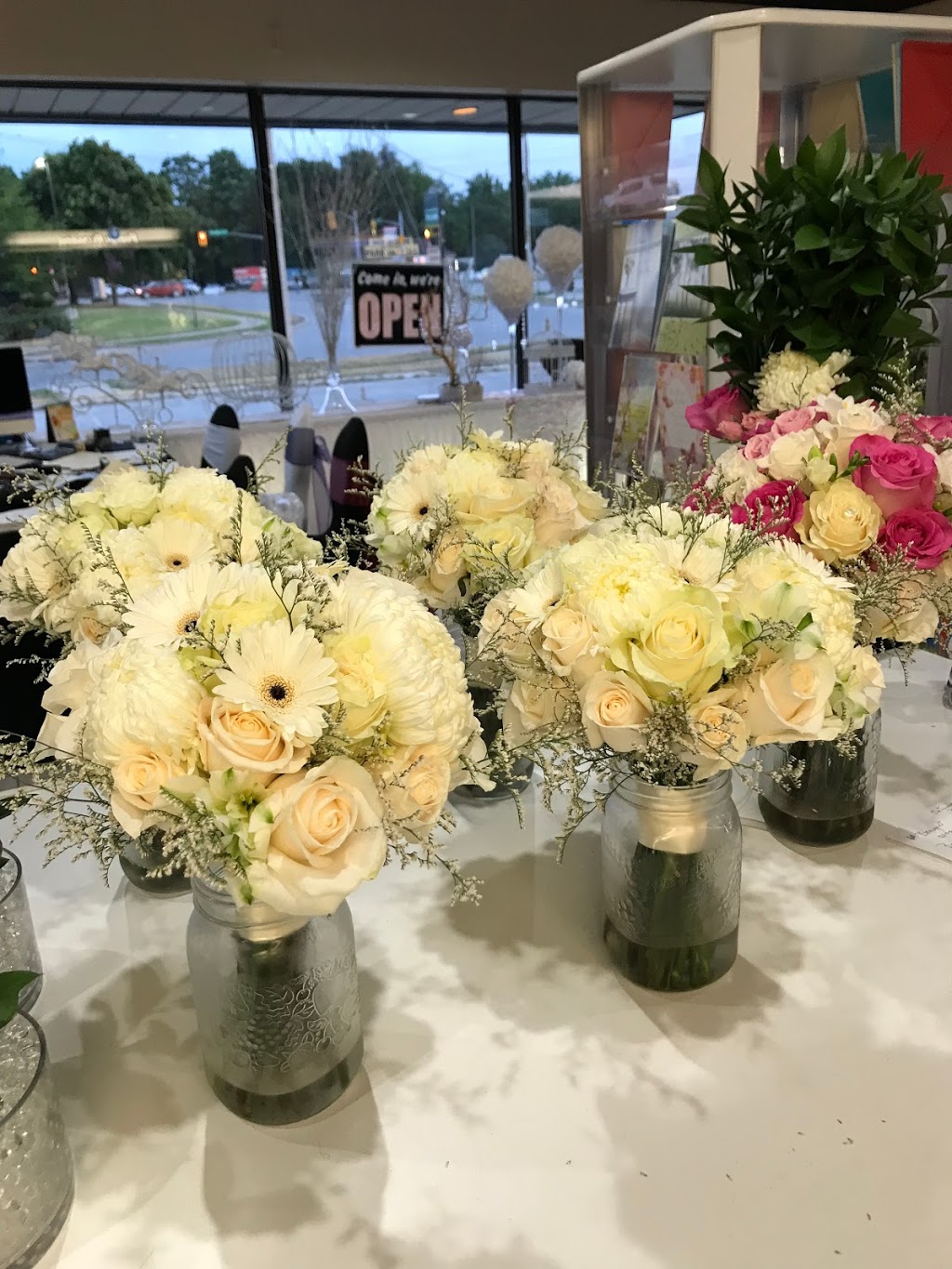 barrieflower.ca | 11 Hart Dr unit 10, Barrie, ON L4N 5M3, Canada | Phone: (705) 727-8170