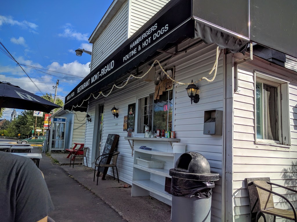 Restaurant Mont Rigaud | 10 Rue Saint-Jean-Baptiste Ouest, Rigaud, QC J0P 1P0, Canada | Phone: (450) 451-0112