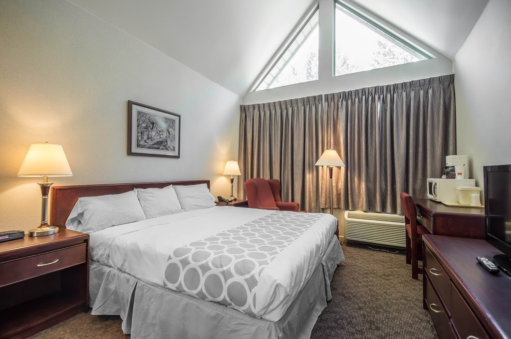 Econo Lodge | 6542 King George Blvd, Surrey, BC V3W 4Z4, Canada | Phone: (604) 591-6001