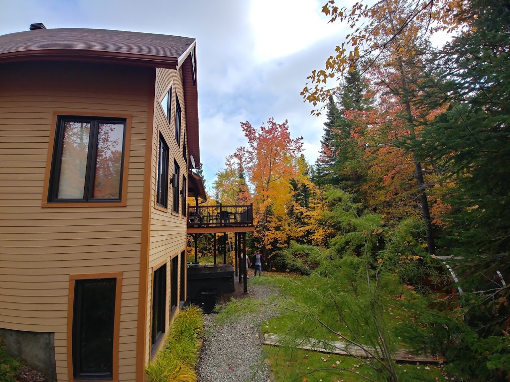 Chalet Au Grand Merisier | Petite-Rivière-Saint-François, QC G0A 2L0, Canada