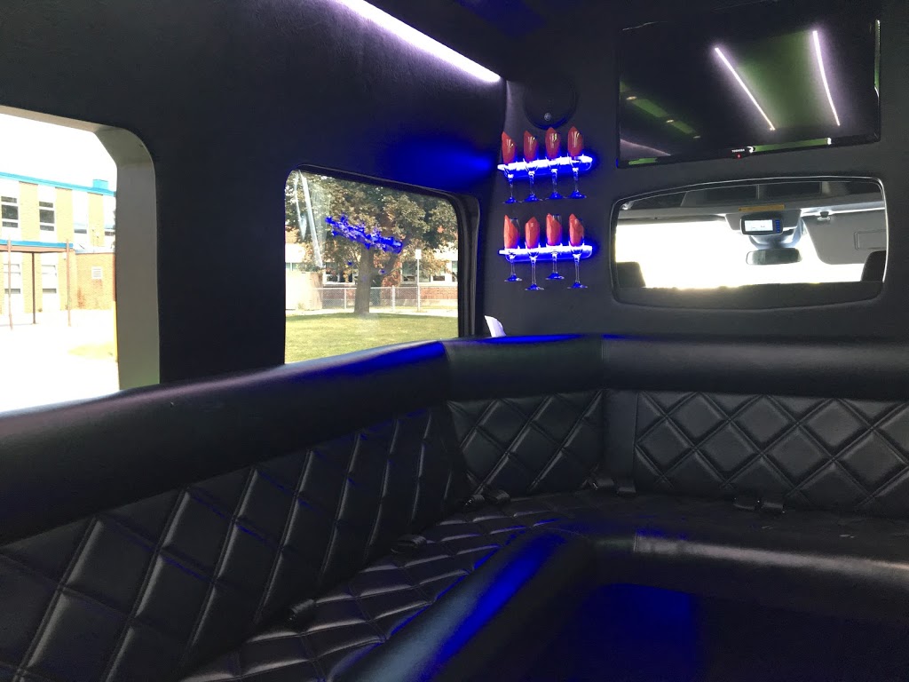 Fantasy Line Limousine | 352 Third Line, Oakville, ON L6L 4A4, Canada | Phone: (905) 901-0895