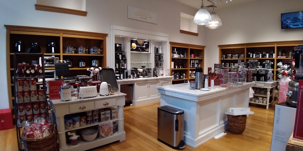 Williams-Sonoma | 3035 Boulevard le Carrefour, Laval, QC H7T 1C8, Canada | Phone: (450) 686-1825