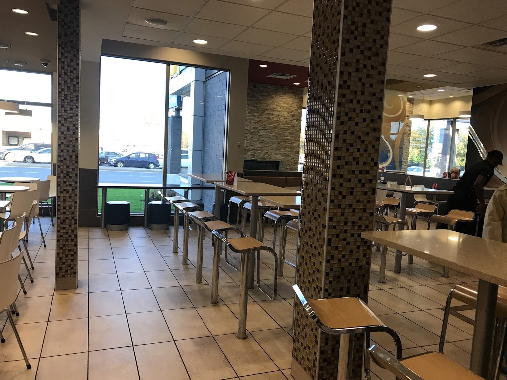 McDonalds | 3882 Boulevard Saint-Charles, Pierrefonds, QC H9H 3C6, Canada | Phone: (514) 620-4321