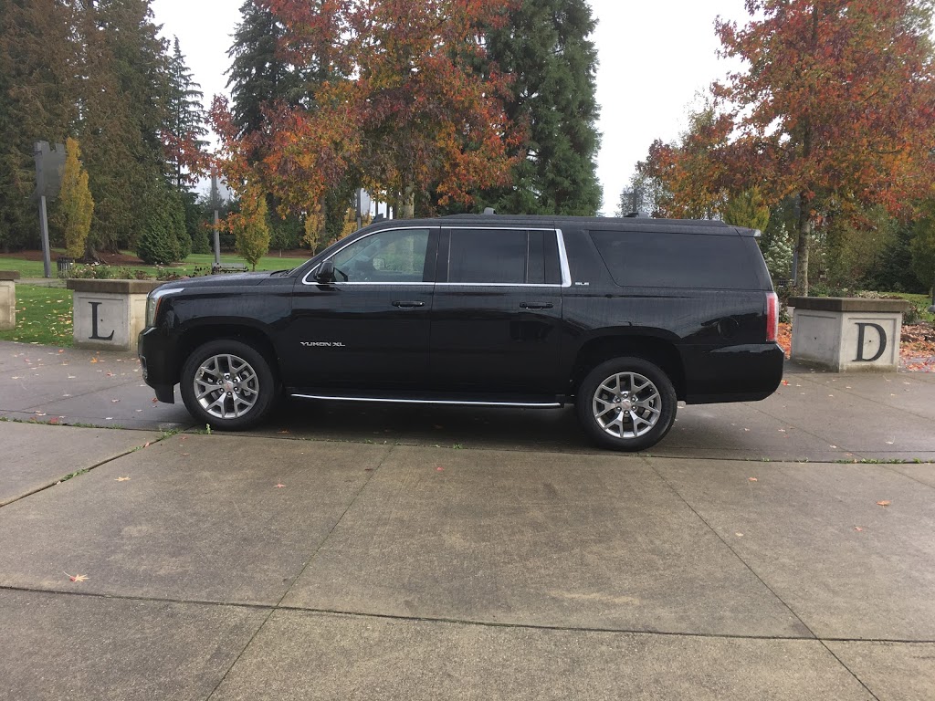 Moonlight Limos - Coquitlam | 2799 Nash Dr, Coquitlam, BC V3B 6Y4, Canada | Phone: (604) 209-6095