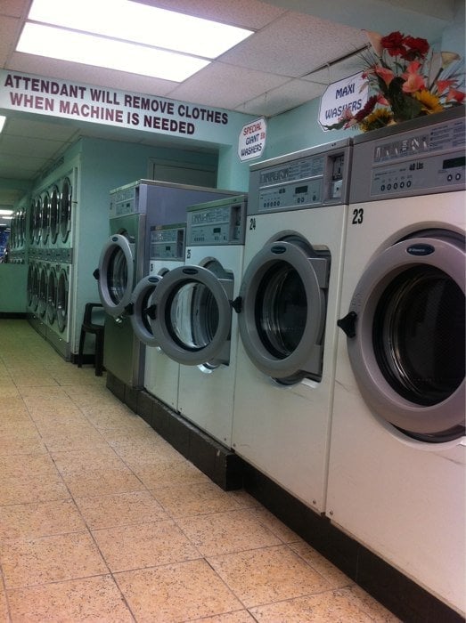 Kings Coin Laundry | 1234 King St W, Toronto, ON M6K 1G4, Canada | Phone: (416) 850-1600