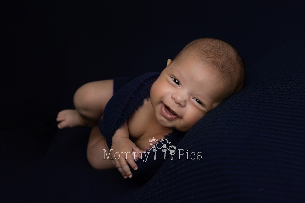 Calgary Newborn, Baby and Maternity Photographer Mommy Pics | 18 Cranston Pl SE, Calgary, AB T3M 1A1, Canada | Phone: (587) 664-0718