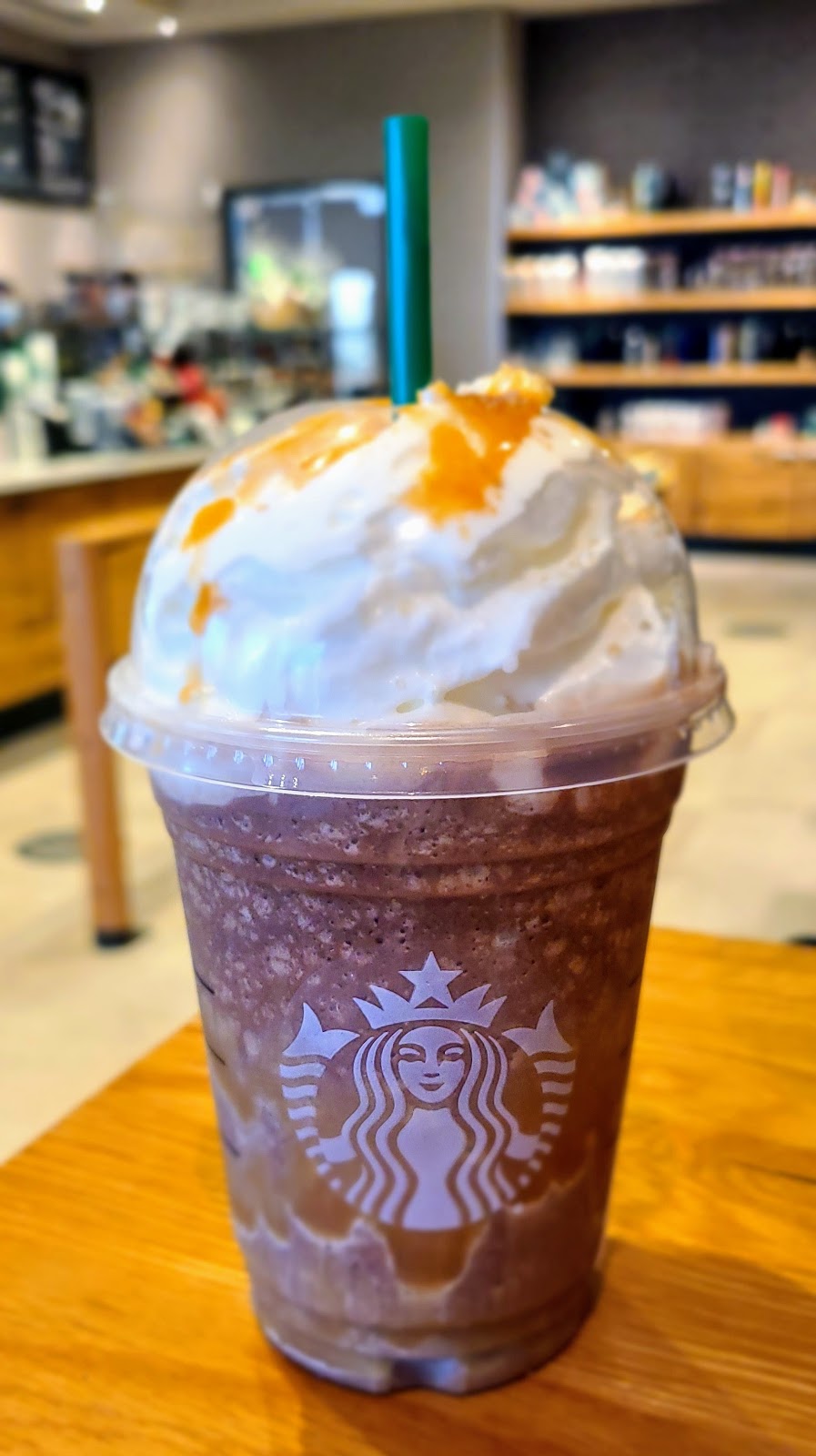 Starbucks | 8 Boulevard de Bromont #102A, Bromont, QC J2L 2K1, Canada | Phone: (450) 577-1709