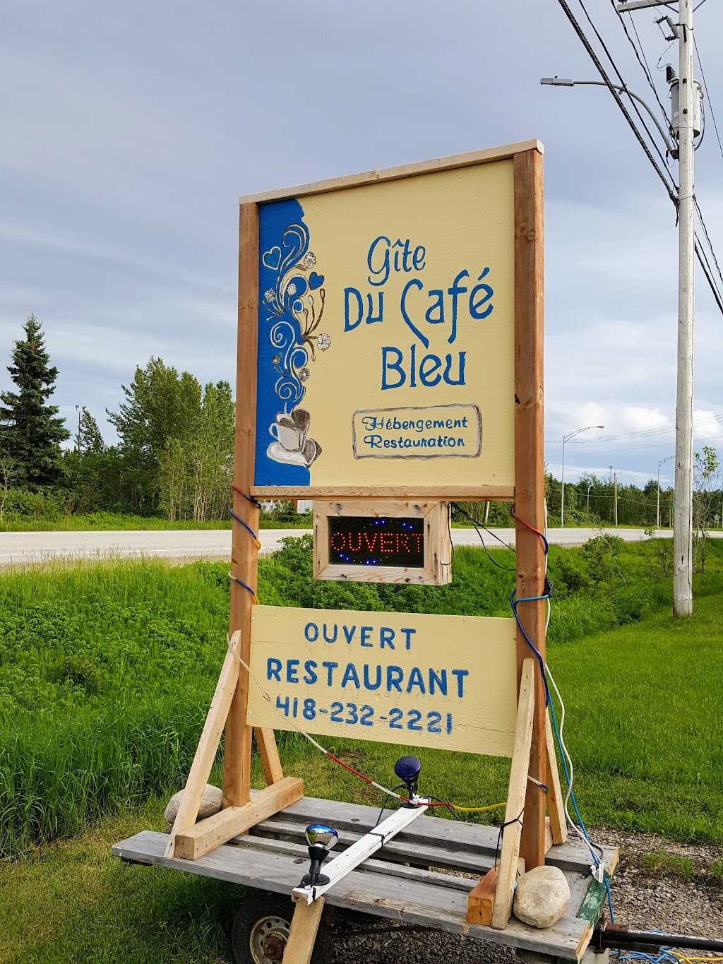 Gîte du café bleu | 127 QC-138, Grandes-Bergeronnes, QC G0T 1G0, Canada | Phone: (418) 232-2221