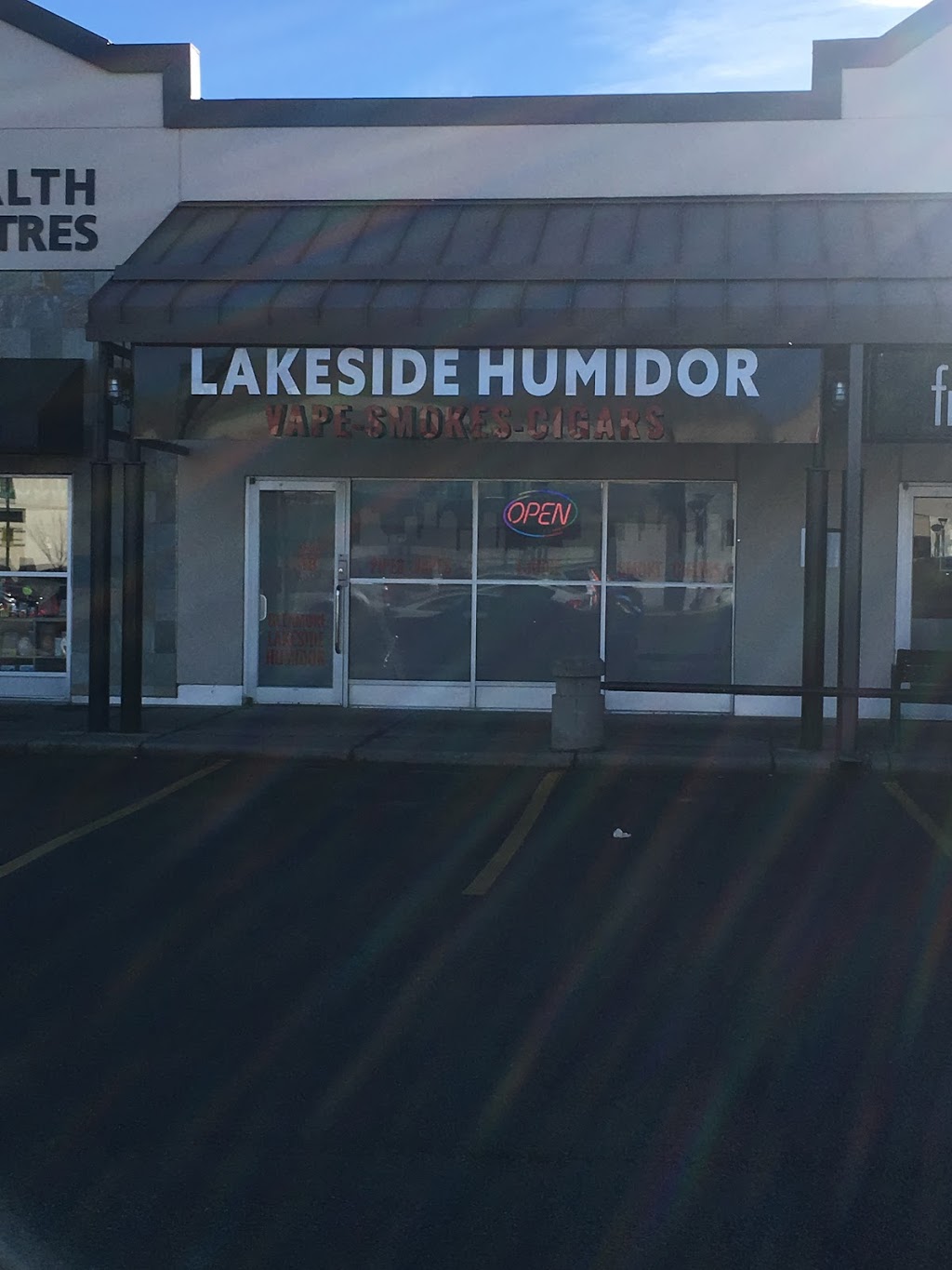 Glenmore Lakeside Humidor | 1600 C 90 Ave SW Unit 146, Calgary, AB T2V 5A8, Canada | Phone: (403) 452-0126