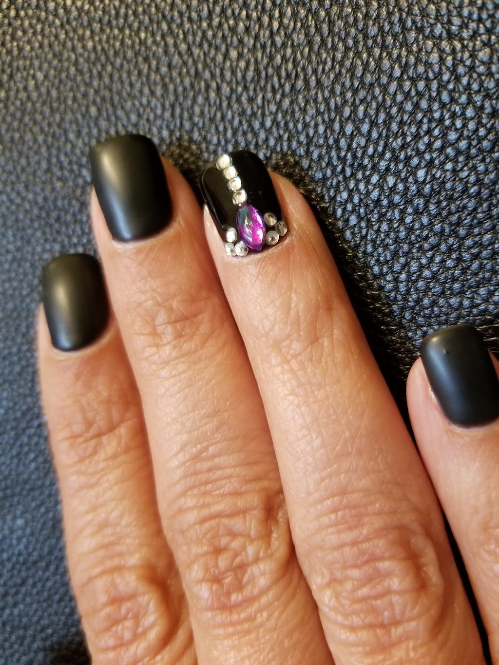LIV Nail Lounge | 295 Fourth Ave #1, St. Catharines, ON L2S 0E7, Canada | Phone: (905) 684-6245