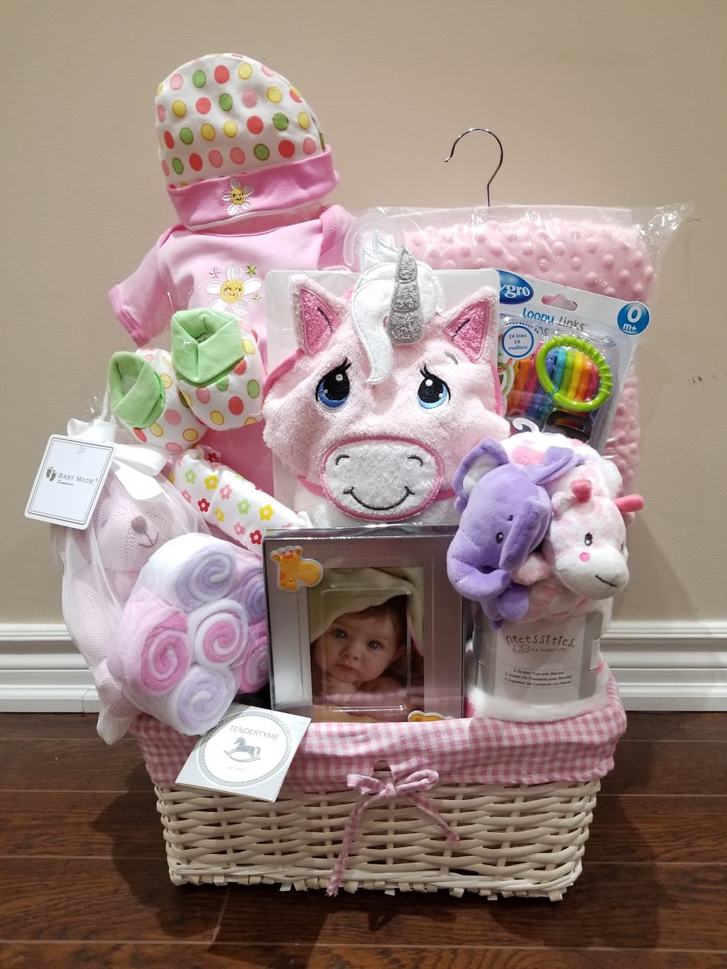 ABs Kreations | AB Gift Baskets | abgiftbaskets.com | Mitchell Pl, Newmarket, ON L3Y 0C7, Canada | Phone: (647) 975-7181